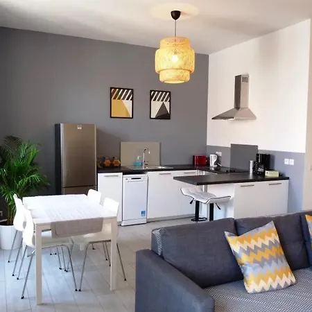 Sleeps 4 Air Con Wifi Apartment *
