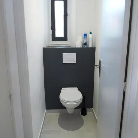 Sleeps 4 Air Con Wifi *