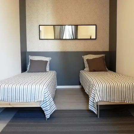 Sleeps 4 Air Con Wifi 아파트 칸느