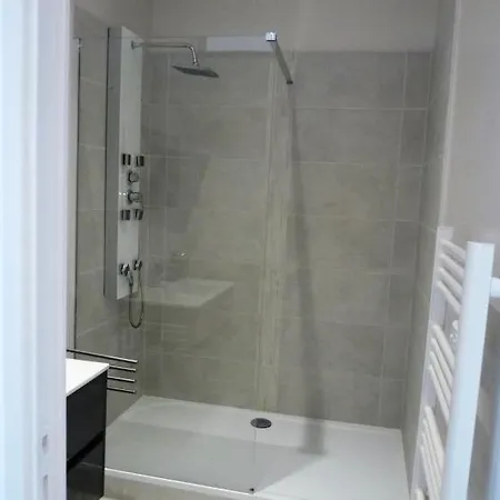 아파트 Sleeps 4 Air Con Wifi 칸느